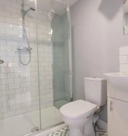 Phystrax Apartments Homestay
